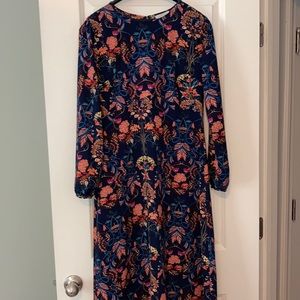 Fun long sleeve boho dress.